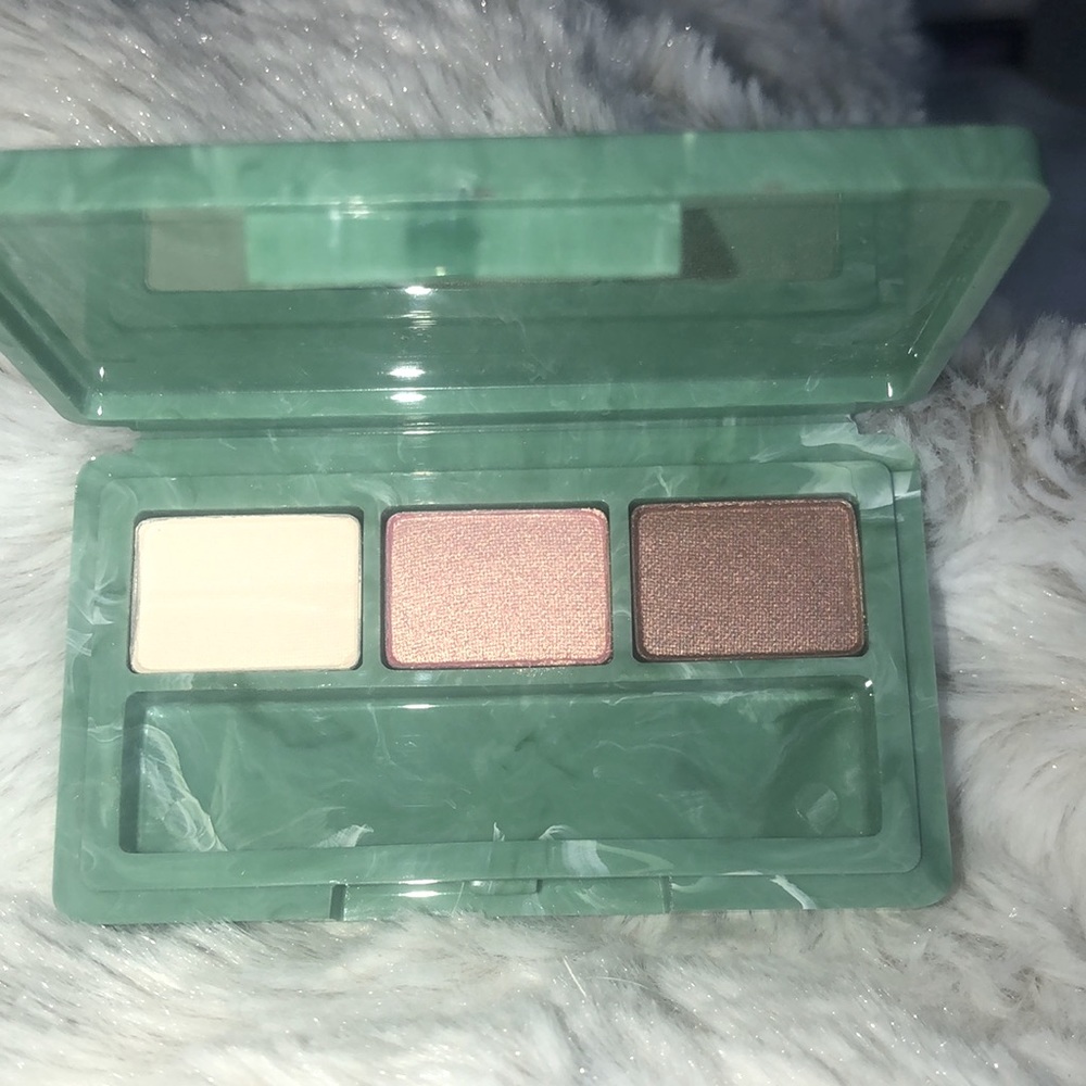 Clinique trio eyeshadow